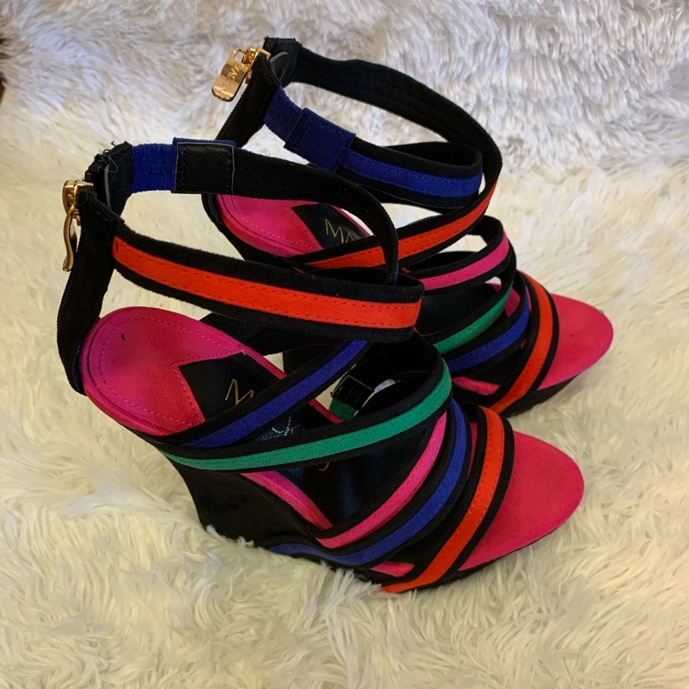 Multi colored wedges - Picture 2 of 3